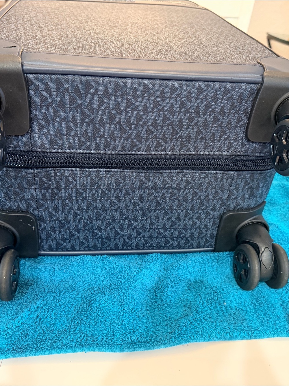 SOLD! Michael Kors Navy Monogram Spinner luggage bag - Picture 4 of 8